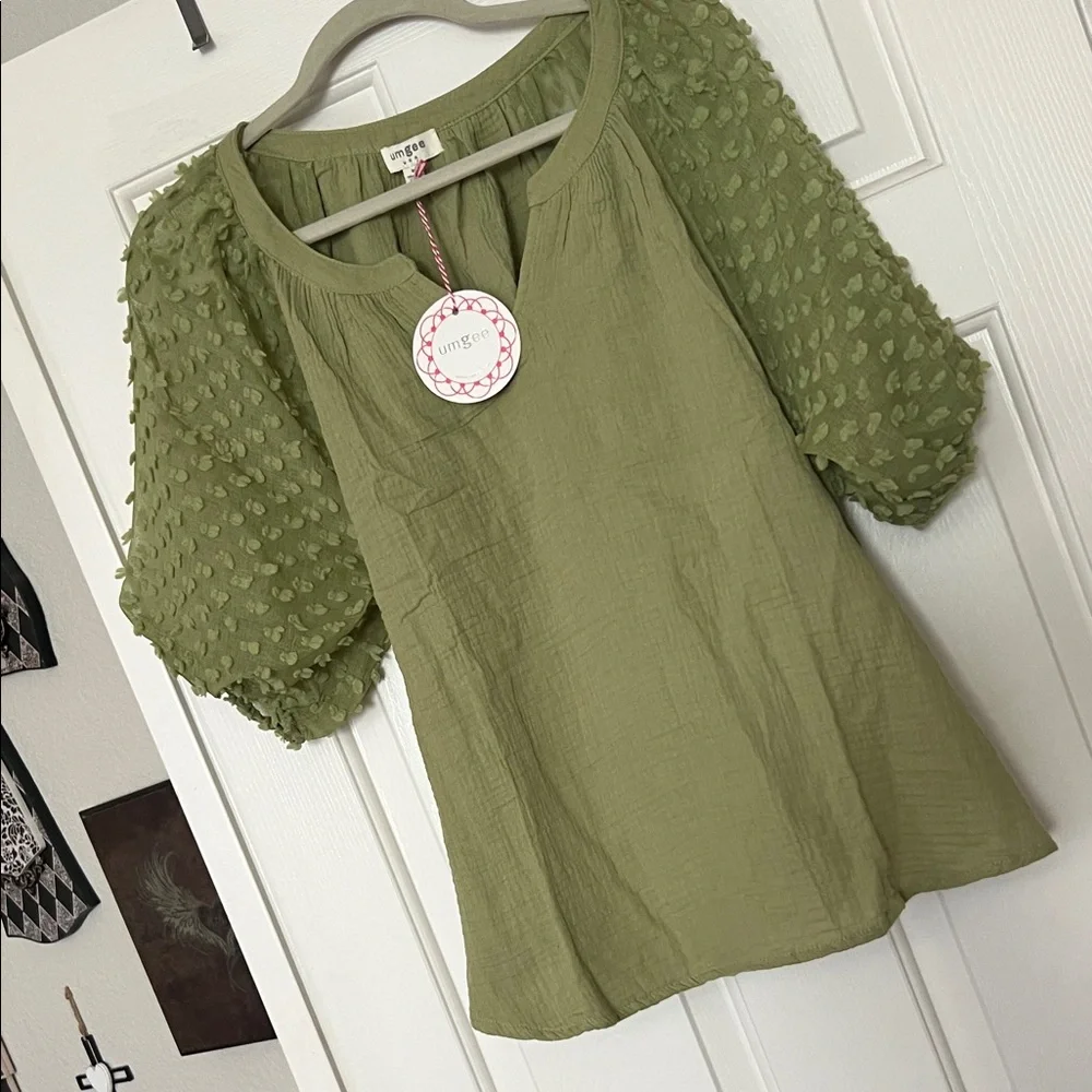 Umgee Sage Green Textured Blouse - Picture 1 of 5